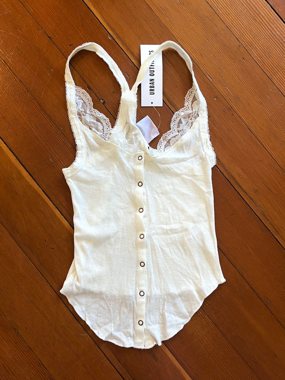 🤍NWT // FREE with purchase UO Lace Henley Cami Top🤍